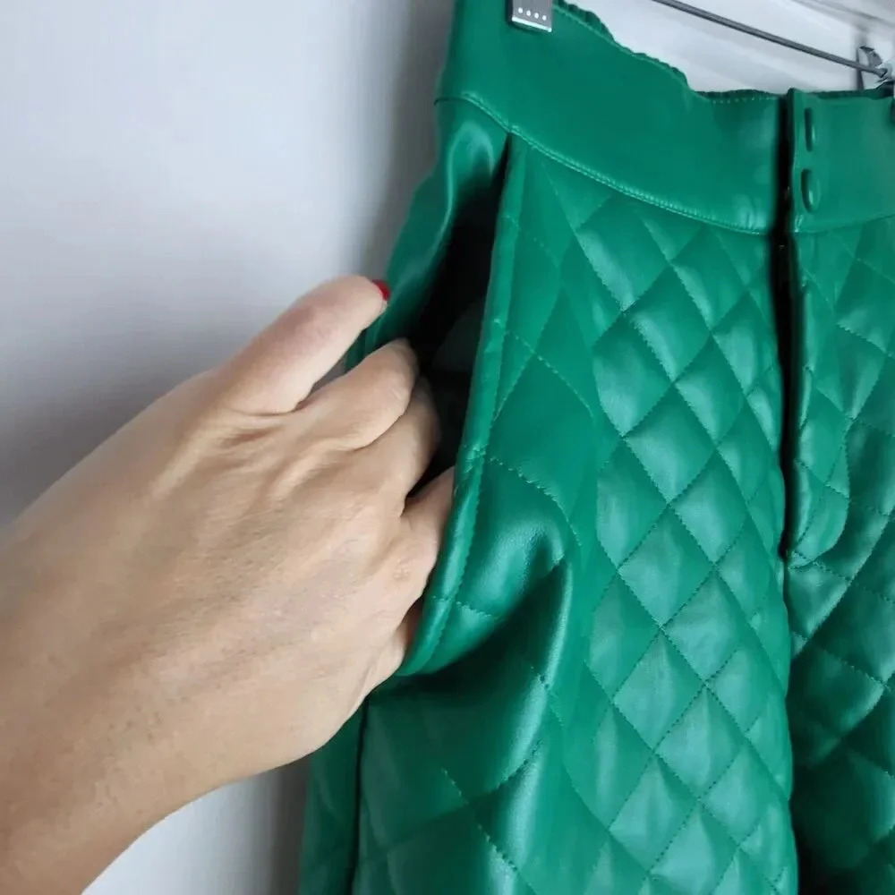 Maniere De Voir VEGAN LEATHER QUILTED JOGGERS Green Sz 8 Medium - Picture 10 of 16